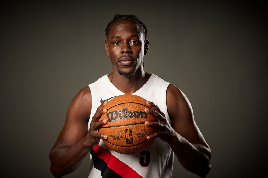 队记：朱-霍勒迪有着稳定的输出 关于他老迈的说法不攻自破